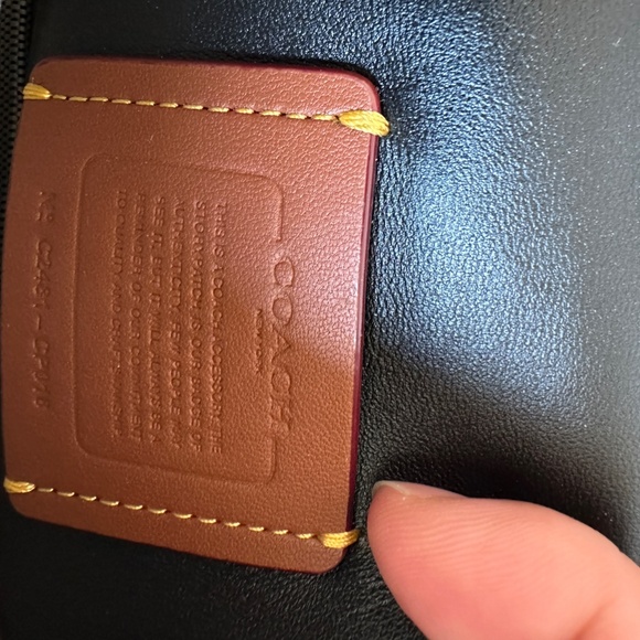 NWOT! Coach CP018 Tabby Crossbody Wristlet With Pillow Quilting In Black/Silver - Picture 9 of 10